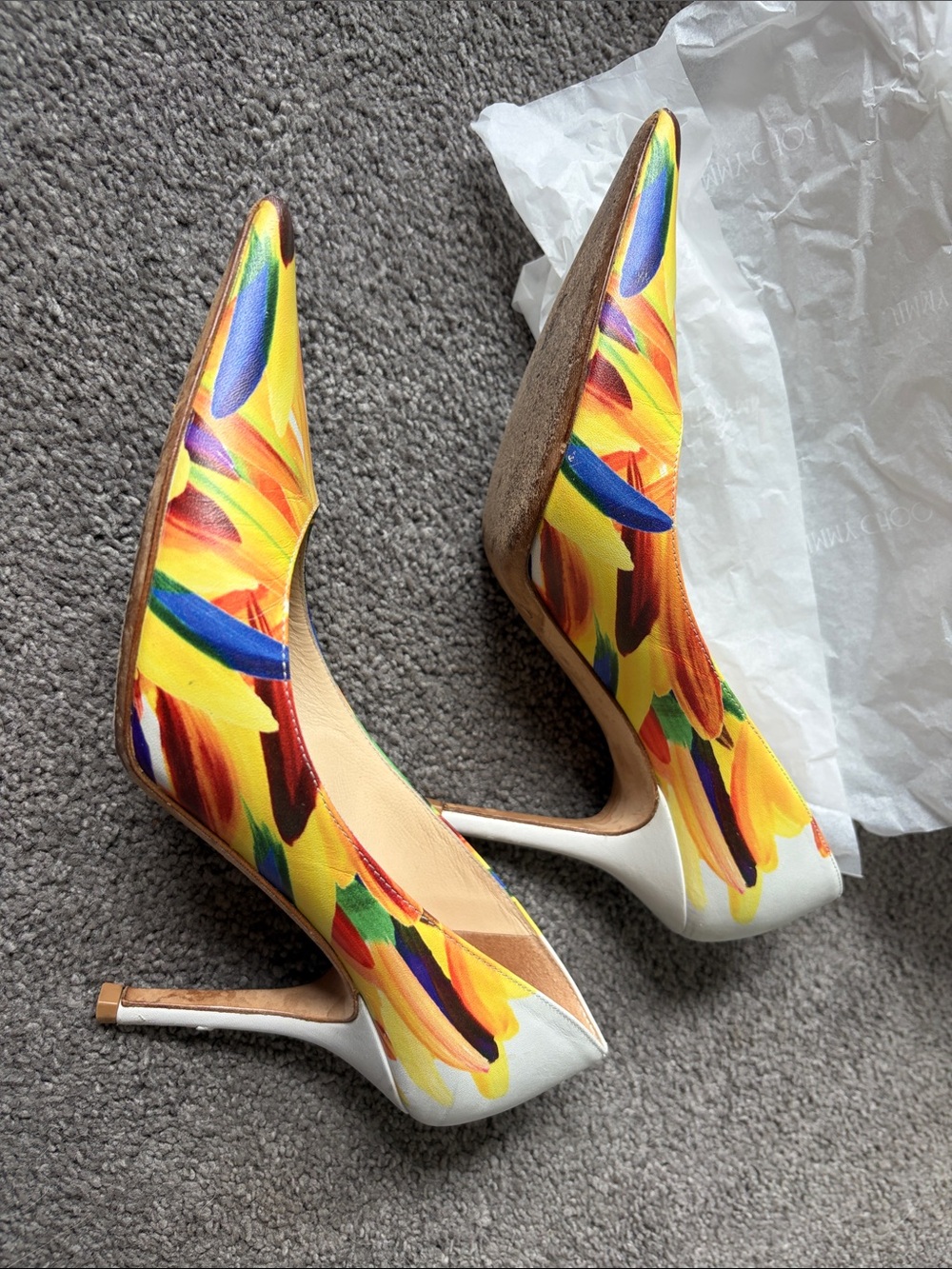 Jimmy Choo Women’s White Multicolor Pointed Toe Pumps - Picture 6 of 13